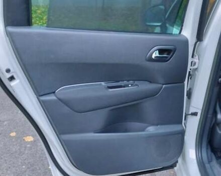 Пежо 5008 2012 у Києві на Automoto.ua Білий Пежо 5008, об'ємом двигуна 2 л та пробігом 183 тис. км за 10700 $, фото 8 на Automoto.ua