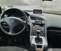 Белый Пежо 5008, объемом двигателя 1.6 л и пробегом 300 тыс. км за 6650 $, фото 4 на Automoto.ua