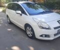 Белый Пежо 5008, объемом двигателя 1.6 л и пробегом 302 тыс. км за 7199 $, фото 1 на Automoto.ua