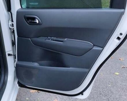 Пежо 5008 2012 у Києві на Automoto.ua Білий Пежо 5008, об'ємом двигуна 2 л та пробігом 183 тис. км за 10700 $, фото 7 на Automoto.ua