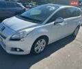 Белый Пежо 5008, объемом двигателя 2 л и пробегом 330 тыс. км за 8900 $, фото 3 на Automoto.ua