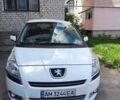 Белый Пежо 5008, объемом двигателя 1.56 л и пробегом 278 тыс. км за 6500 $, фото 1 на Automoto.ua