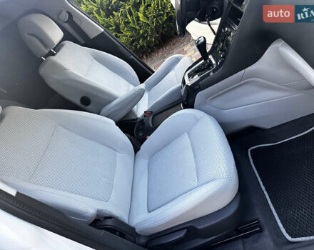 Білий Пежо 5008, об'ємом двигуна 2 л та пробігом 260 тис. км за 9000 $, фото 11 на Automoto.ua