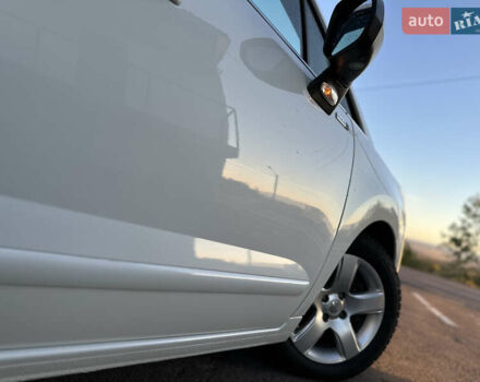 Белый Пежо 5008, объемом двигателя 2 л и пробегом 205 тыс. км за 8950 $, фото 36 на Automoto.ua