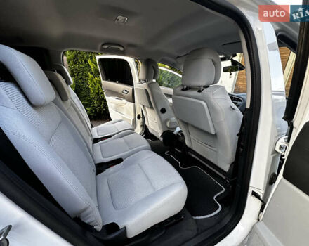 Білий Пежо 5008, об'ємом двигуна 2 л та пробігом 260 тис. км за 9000 $, фото 4 на Automoto.ua