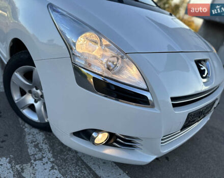 Белый Пежо 5008, объемом двигателя 2 л и пробегом 205 тыс. км за 8950 $, фото 22 на Automoto.ua