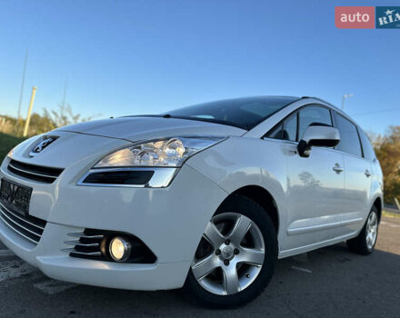 Белый Пежо 5008, объемом двигателя 2 л и пробегом 205 тыс. км за 8950 $, фото 3 на Automoto.ua
