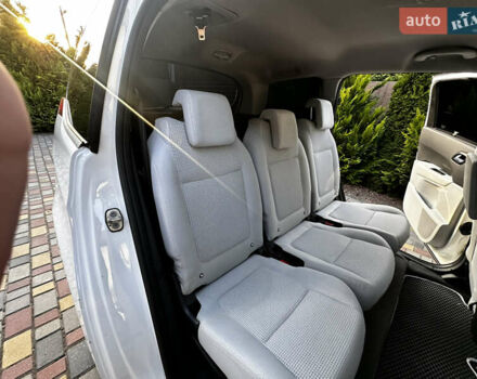 Білий Пежо 5008, об'ємом двигуна 2 л та пробігом 260 тис. км за 9000 $, фото 3 на Automoto.ua