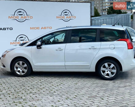 Белый Пежо 5008, объемом двигателя 1.6 л и пробегом 219 тыс. км за 8700 $, фото 1 на Automoto.ua
