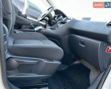 Белый Пежо 5008, объемом двигателя 2 л и пробегом 205 тыс. км за 8950 $, фото 74 на Automoto.ua