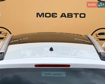 Белый Пежо 5008, объемом двигателя 2 л и пробегом 221 тыс. км за 9900 $, фото 10 на Automoto.ua