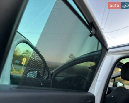 Белый Пежо 5008, объемом двигателя 2 л и пробегом 205 тыс. км за 8950 $, фото 66 на Automoto.ua