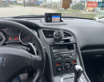 Белый Пежо 5008, объемом двигателя 1.56 л и пробегом 306 тыс. км за 8850 $, фото 10 на Automoto.ua