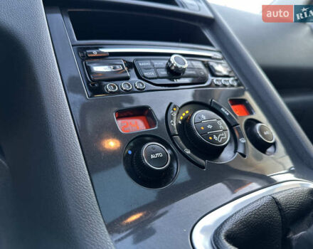 Белый Пежо 5008, объемом двигателя 2 л и пробегом 205 тыс. км за 8950 $, фото 55 на Automoto.ua