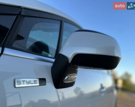 Белый Пежо 5008, объемом двигателя 2 л и пробегом 205 тыс. км за 8950 $, фото 7 на Automoto.ua