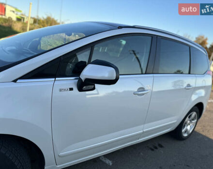 Белый Пежо 5008, объемом двигателя 2 л и пробегом 205 тыс. км за 8950 $, фото 11 на Automoto.ua
