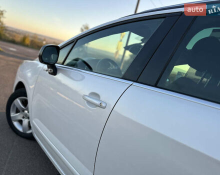 Белый Пежо 5008, объемом двигателя 2 л и пробегом 205 тыс. км за 8950 $, фото 45 на Automoto.ua