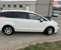 Белый Пежо 5008, объемом двигателя 1.56 л и пробегом 306 тыс. км за 8850 $, фото 4 на Automoto.ua