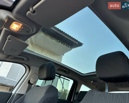 Белый Пежо 5008, объемом двигателя 2 л и пробегом 205 тыс. км за 8950 $, фото 54 на Automoto.ua