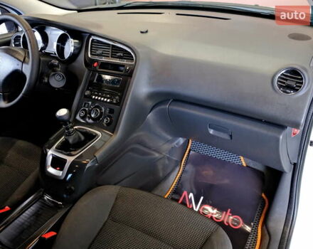 Белый Пежо 5008, объемом двигателя 1.6 л и пробегом 232 тыс. км за 7900 $, фото 48 на Automoto.ua