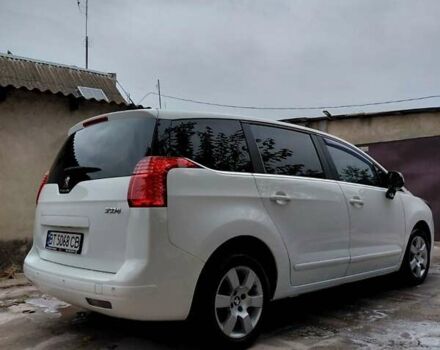 Белый Пежо 5008, объемом двигателя 1.56 л и пробегом 239 тыс. км за 6900 $, фото 2 на Automoto.ua