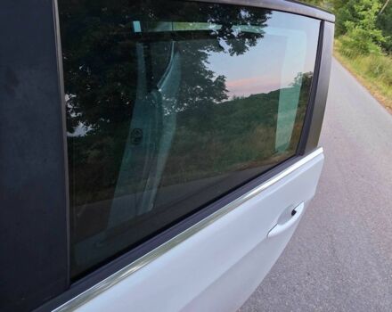 Білий Пежо 5008, об'ємом двигуна 1.6 л та пробігом 183 тис. км за 9000 $, фото 13 на Automoto.ua