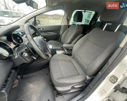 Білий Пежо 5008, об'ємом двигуна 1.6 л та пробігом 205 тис. км за 9099 $, фото 16 на Automoto.ua