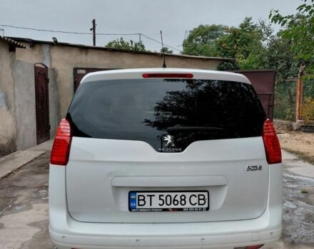 Белый Пежо 5008, объемом двигателя 1.6 л и пробегом 239 тыс. км за 6999 $, фото 4 на Automoto.ua