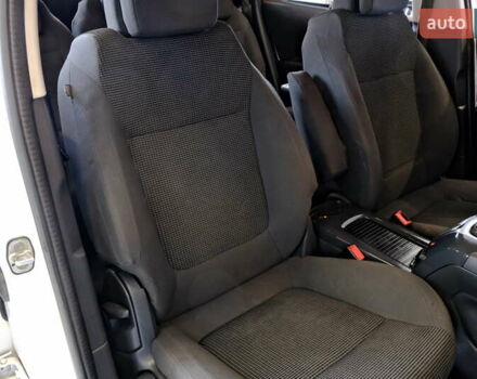 Белый Пежо 5008, объемом двигателя 1.6 л и пробегом 232 тыс. км за 7900 $, фото 49 на Automoto.ua