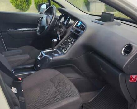 Білий Пежо 5008, об'ємом двигуна 1.6 л та пробігом 208 тис. км за 9600 $, фото 15 на Automoto.ua