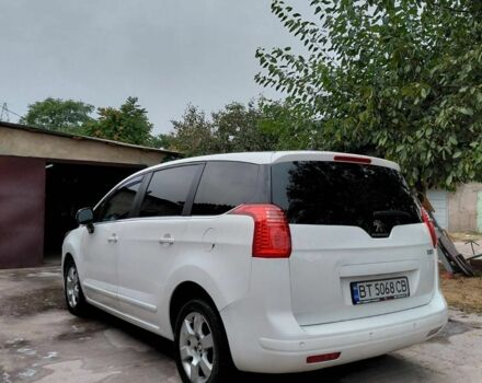 Белый Пежо 5008, объемом двигателя 1.6 л и пробегом 239 тыс. км за 6999 $, фото 3 на Automoto.ua