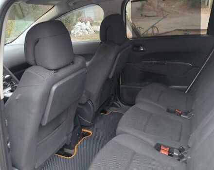 Белый Пежо 5008, объемом двигателя 1.56 л и пробегом 239 тыс. км за 6900 $, фото 5 на Automoto.ua