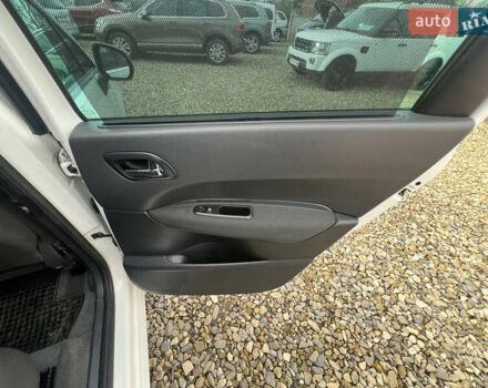 Білий Пежо 5008, об'ємом двигуна 1.6 л та пробігом 205 тис. км за 9099 $, фото 22 на Automoto.ua