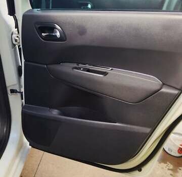 Білий Пежо 5008, об'ємом двигуна 1.6 л та пробігом 208 тис. км за 9600 $, фото 31 на Automoto.ua