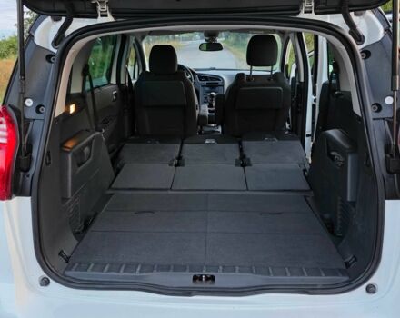 Білий Пежо 5008, об'ємом двигуна 1.6 л та пробігом 183 тис. км за 9000 $, фото 15 на Automoto.ua