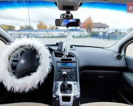 Белый Пежо 5008, объемом двигателя 1.56 л и пробегом 330 тыс. км за 9300 $, фото 10 на Automoto.ua