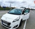 Белый Пежо 5008, объемом двигателя 1.56 л и пробегом 330 тыс. км за 9300 $, фото 7 на Automoto.ua
