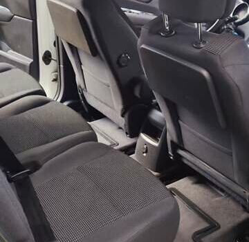 Білий Пежо 5008, об'ємом двигуна 1.6 л та пробігом 210 тис. км за 9100 $, фото 18 на Automoto.ua