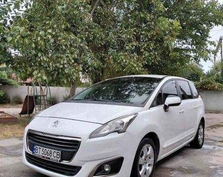 Белый Пежо 5008, объемом двигателя 1.56 л и пробегом 239 тыс. км за 6900 $, фото 7 на Automoto.ua