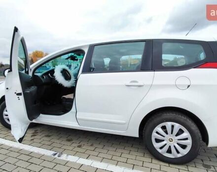 Белый Пежо 5008, объемом двигателя 1.56 л и пробегом 330 тыс. км за 9300 $, фото 11 на Automoto.ua