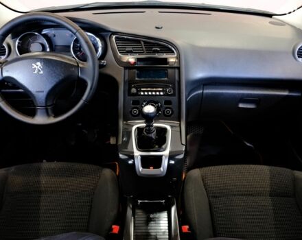 Белый Пежо 5008, объемом двигателя 1.6 л и пробегом 232 тыс. км за 7900 $, фото 6 на Automoto.ua