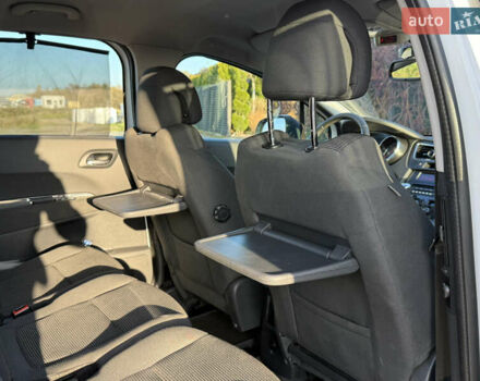 Білий Пежо 5008, об'ємом двигуна 1.6 л та пробігом 230 тис. км за 9999 $, фото 32 на Automoto.ua