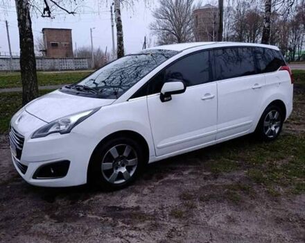 Белый Пежо 5008, объемом двигателя 1.56 л и пробегом 180 тыс. км за 8555 $, фото 3 на Automoto.ua