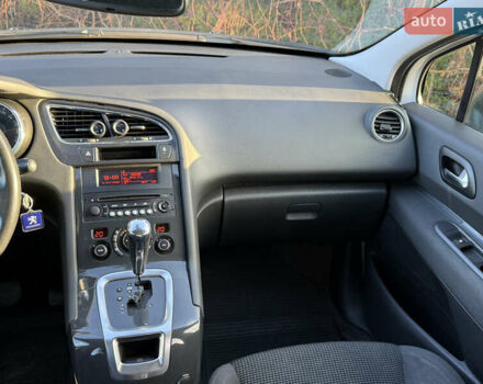 Білий Пежо 5008, об'ємом двигуна 1.6 л та пробігом 230 тис. км за 9999 $, фото 31 на Automoto.ua