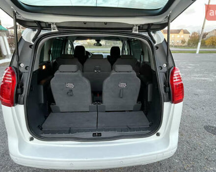 Білий Пежо 5008, об'ємом двигуна 1.6 л та пробігом 220 тис. км за 12300 $, фото 19 на Automoto.ua