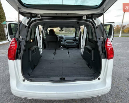 Білий Пежо 5008, об'ємом двигуна 1.6 л та пробігом 220 тис. км за 12300 $, фото 21 на Automoto.ua