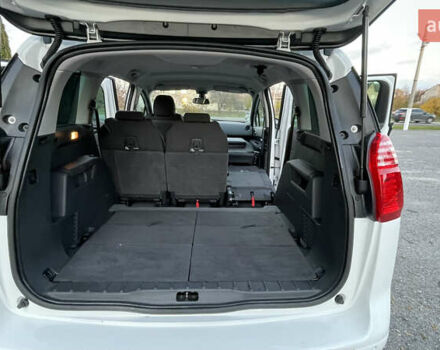 Білий Пежо 5008, об'ємом двигуна 1.6 л та пробігом 220 тис. км за 12300 $, фото 22 на Automoto.ua