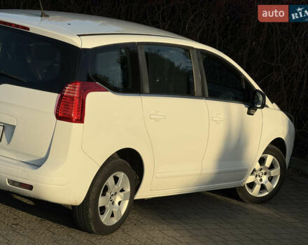 Білий Пежо 5008, об'ємом двигуна 1.6 л та пробігом 230 тис. км за 9999 $, фото 20 на Automoto.ua