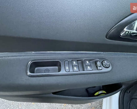 Білий Пежо 5008, об'ємом двигуна 1.6 л та пробігом 220 тис. км за 12300 $, фото 24 на Automoto.ua