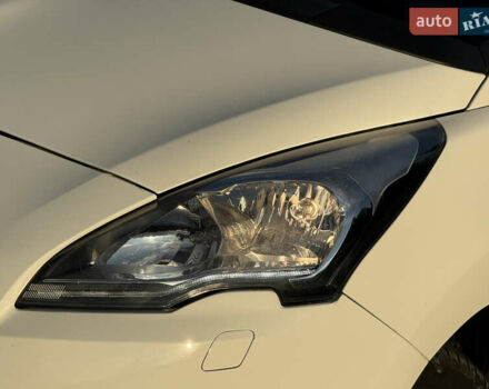 Білий Пежо 5008, об'ємом двигуна 1.6 л та пробігом 230 тис. км за 9999 $, фото 12 на Automoto.ua